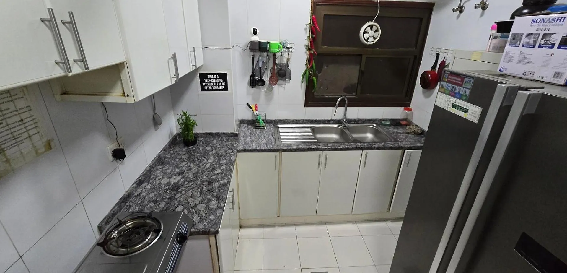 Room In Dubai Homestay